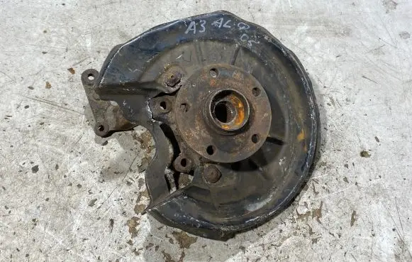 Rear wheel hub spindle/knuckle