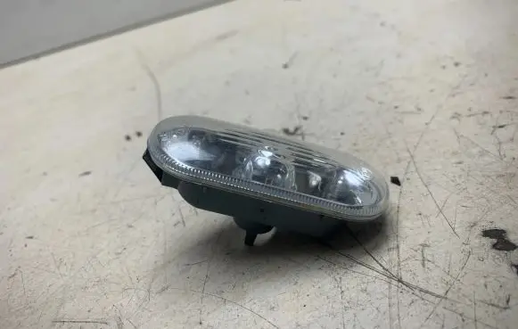 Volkswagen PASSAT B5.5 Front fender indicator light 1J0949117 24CPWY5W