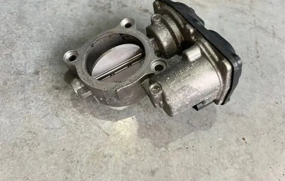 BMW 5 F10 F11 Throttle valve 7810752 2031205506 10378517