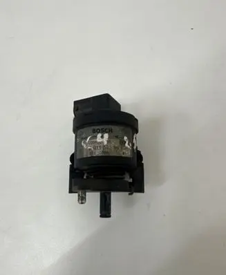 Accelerator throttle pedal
