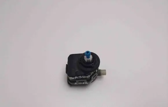 Nissan Qashqai Headlight level adjustment motor 26056AU300 00787843