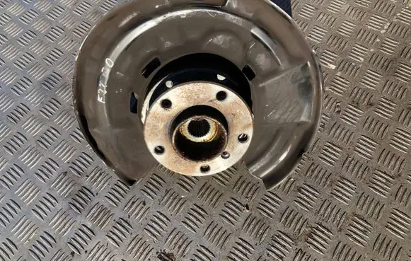 BMW 2 F22 F23 Rear wheel hub
