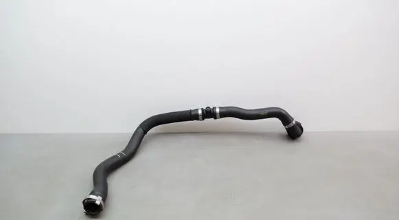 Engine coolant pipe/hose