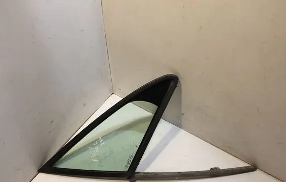Peugeot 407 Front door vent window glass four-door 43R00049