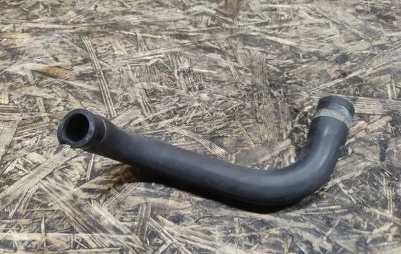 Maserati Quattroporte Engine coolant pipe/hose