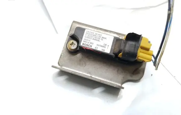 Mitsubishi Space Star Airbag deployment crash/impact sensor MR318489
