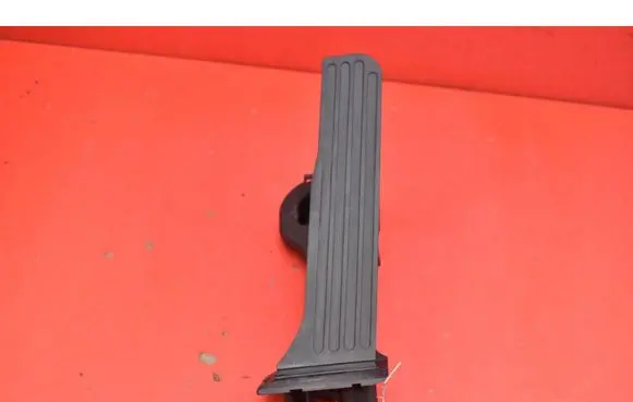 Volkswagen PASSAT CC Accelerator throttle pedal 1K1721503AT