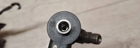 Fuel injector