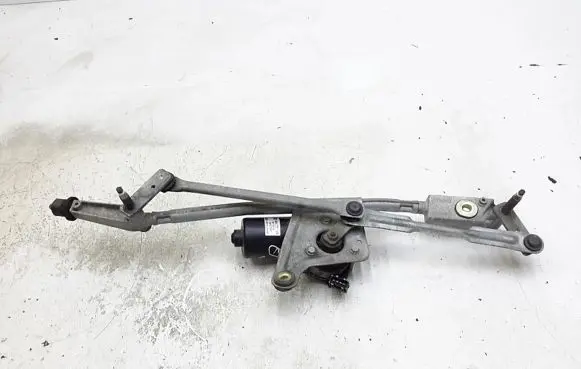 Volvo V70 Front wiper linkage 