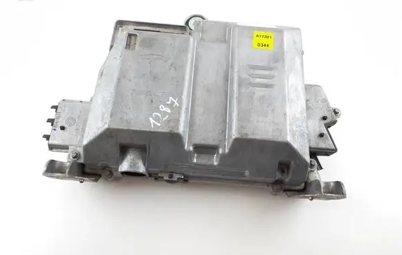 Tesla Model 3 Air suspension control unit module (rear) 111818272H 1118182-72-H 111818000C
