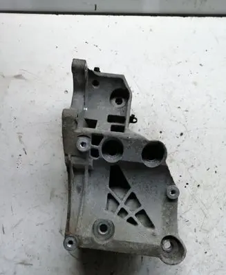 Opel Insignia A A/C compressor mount bracket 55562863 532274354