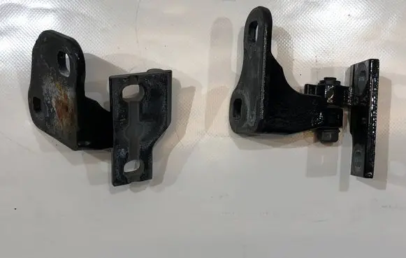 BMW 7 E65 E66 Front door upper hinge