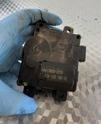 Honda HR-V Air flap motor/actuator 1138003770
