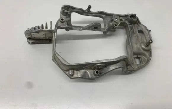 Porsche Taycan 9J1 Headlight/headlamp mounting bracket 11400391490 11400331480
