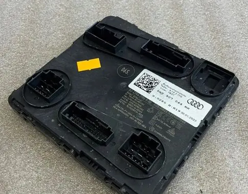 Audi A8 S8 D5 Door control unit/module 4N0907064HH