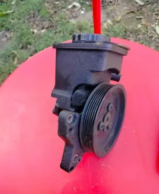 BMW 5 E60 E61 Power steering pump 7693974101 7787106