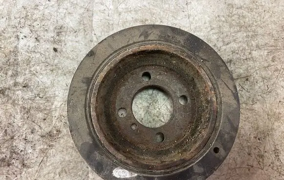 KIA Carens I Crankshaft pulley
