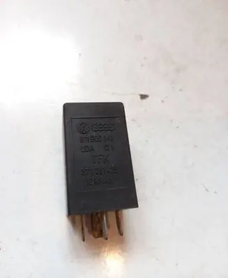 Audi 80 90 S2 B4 Idle relay 811905343 371281425