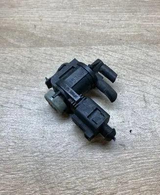 Volkswagen PASSAT B6 Vacuum valve 1J0906285C