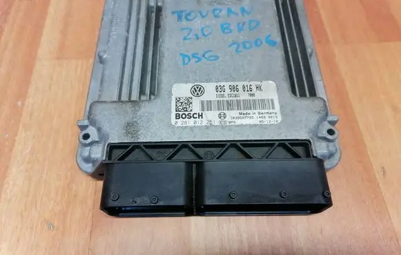 Volkswagen Touran I Engine control unit/module 03G906016HK 0281012251 1039S07795