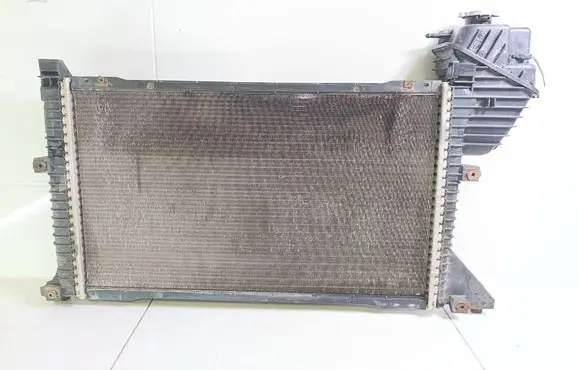 Mercedes-Benz Sprinter W901 W902 W903 W904 Coolant radiator 9015003500