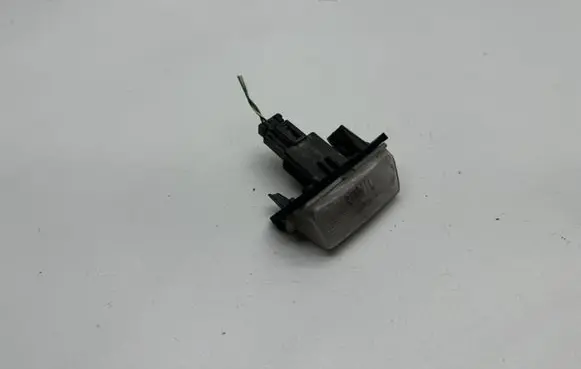 Toyota Avensis T270 Number plate light