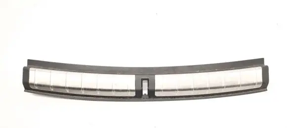 Trunk/boot sill cover protection