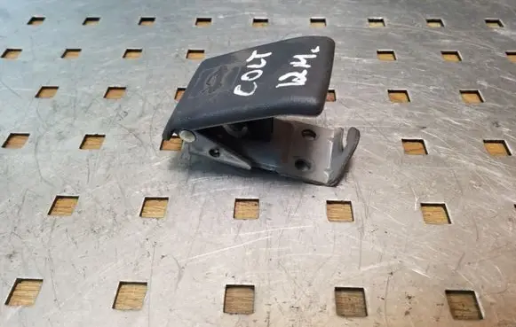 Mitsubishi Colt Engine bonnet (hood) release handle