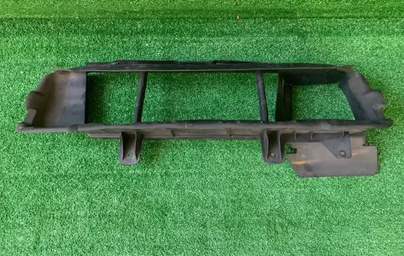 Ford Focus Intercooler air guide/duct channel