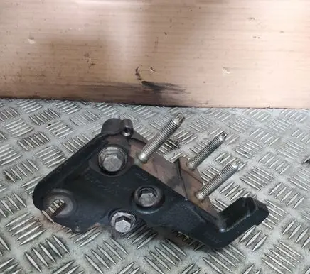Ford Kuga II Engine mounting bracket