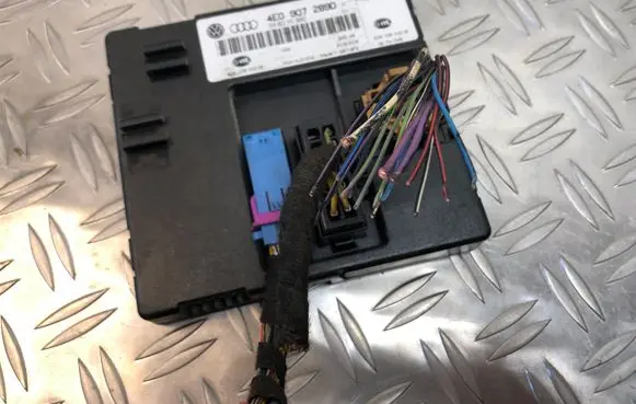 Audi A8 S8 D3 4E Comfort/convenience module 4E0907289D 4E0910289D