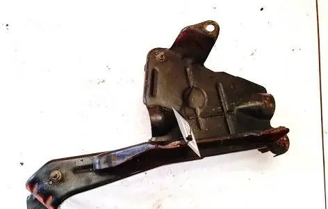 Renault Laguna I Engine mounting bracket 