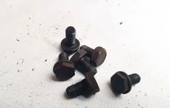 Volkswagen PASSAT B4 Nuts/bolts 