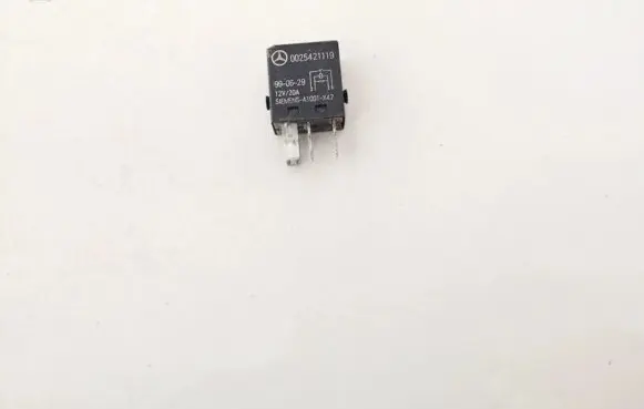 Mercedes-Benz SLK R171 Other relay 0025421119 A1001-X42