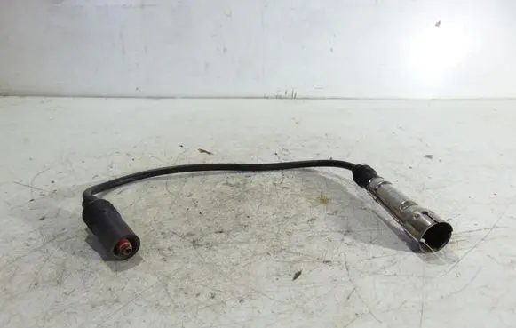 Volkswagen Golf III Ignition plug leads 036035255E