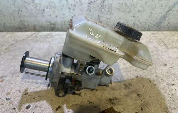 Volkswagen Golf VII Master brake cylinder 5Q1611301C