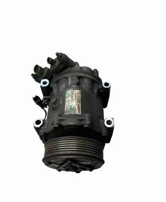Volvo V40 Air conditioning (A/C) compressor (pump) 31348213
