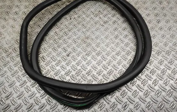 Fiat 500X Rear door rubber seal (on body) 