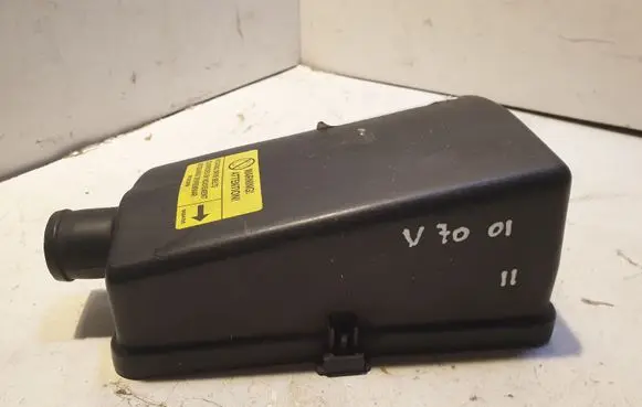 Volvo V70 Fuse box cover 8651137