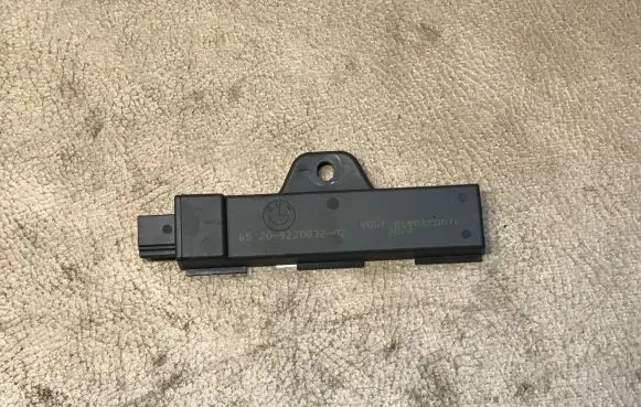 BMW 5 GT F07 Keyless system antenna 9220832