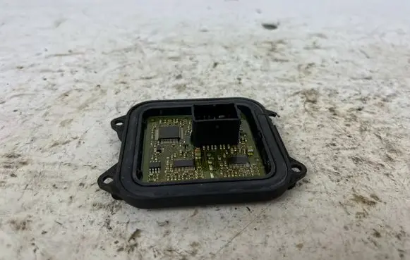 Headlight ballast module Xenon