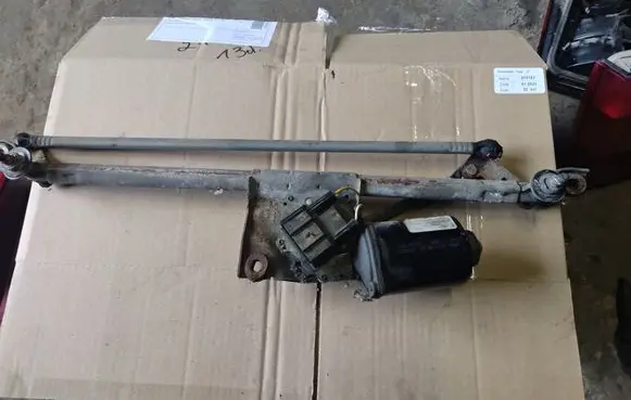 Opel Vectra B Front wiper linkage and motor 22116981