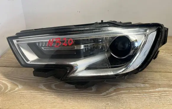 Audi A3 S3 8V Headlight/headlamp 8V0941005E