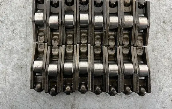 Toyota Avensis T270 Valve rocker arm 