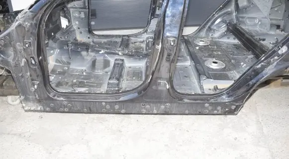 BMW X5 F15 Front sill (body part) 