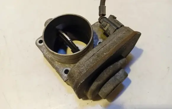 Skoda Octavia Mk1 (1U) Throttle valve 038128063