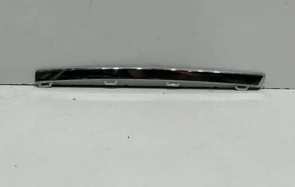 Volkswagen Golf VII Front bumper upper radiator grill 5G0853767E