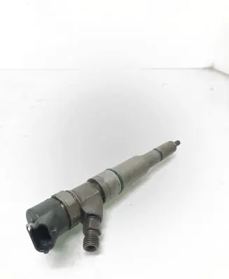 BMW 5 E39 Fuel injector 7785984 0445110047