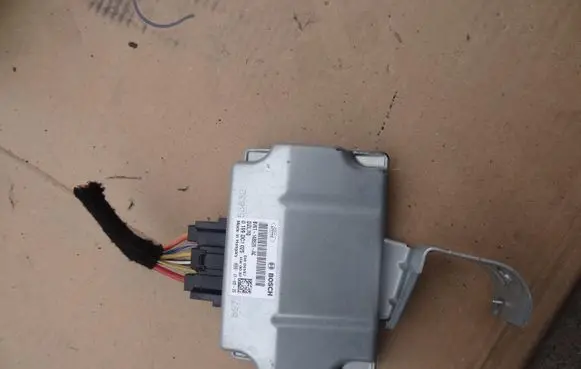 Ford Focus Voltage converter inverter BV6T-14B526-AC