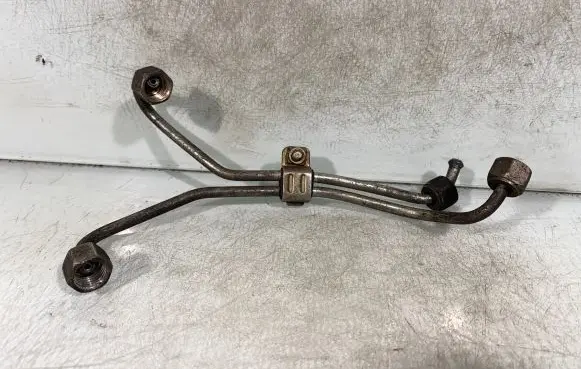 Fuel injector supply line/pipe
